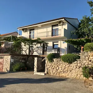 apartment-tusek.primorje-gorskikotar.com/